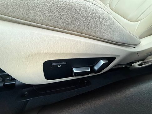 Used 2020 BMW 330i Sedan w/ Driving Assistance Package RWD image 21