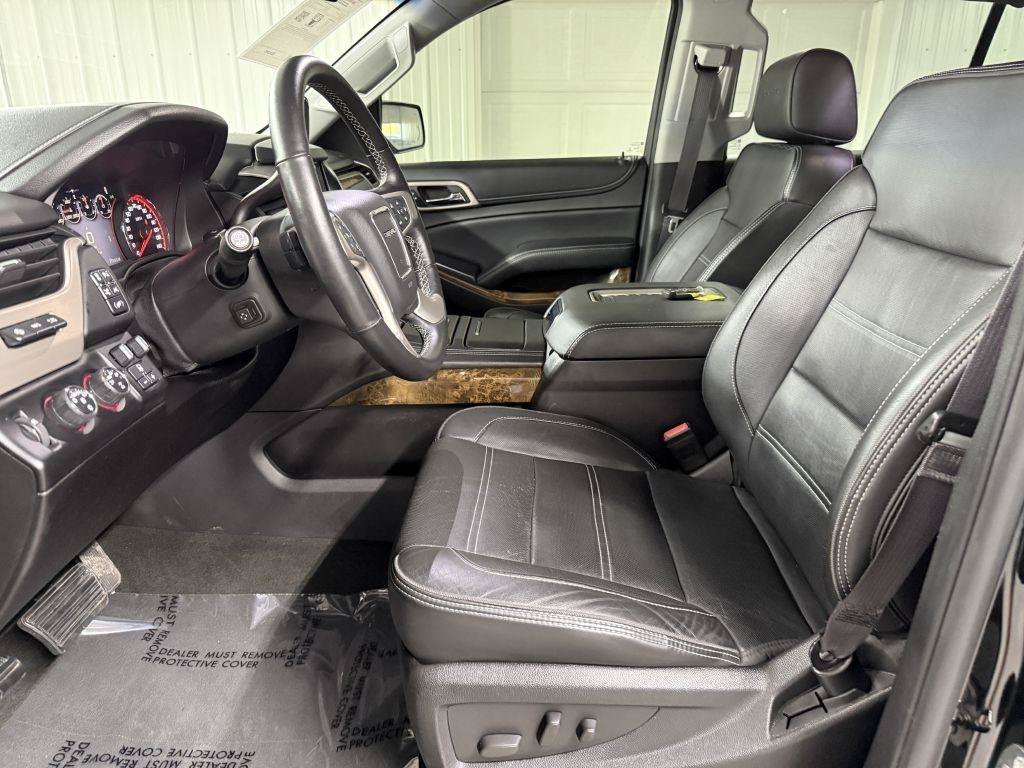 Used 2016 GMC Yukon XL Denali w/ Open Road Package AWD/4WD image 12