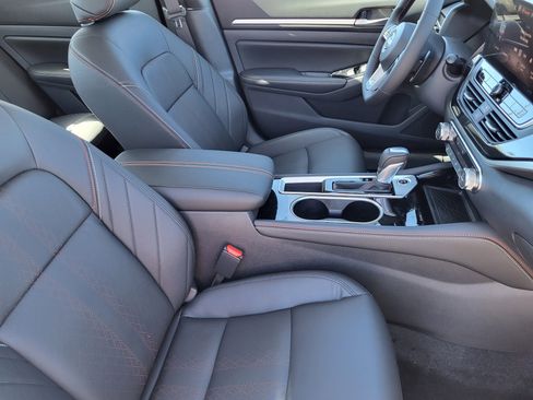 New 2025 Nissan Altima 2.5 SR w/ SR Premium Package image 9