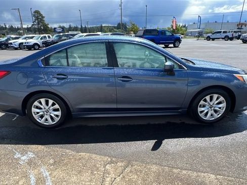 Used 2017 Subaru Legacy 2.5i Premium AWD/4WD image 4