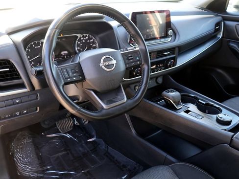 Used 2025 Nissan Rogue SV AWD/4WD image 17