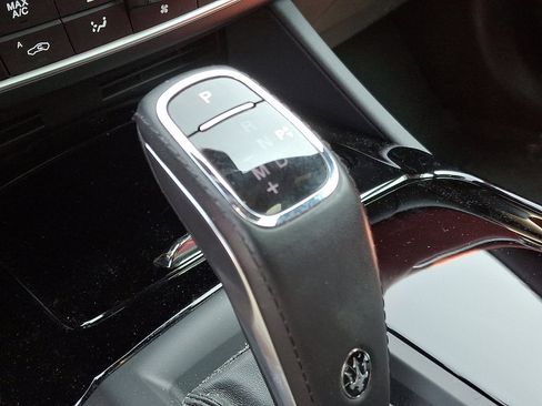 Used 2022 Maserati Levante Modena image 14