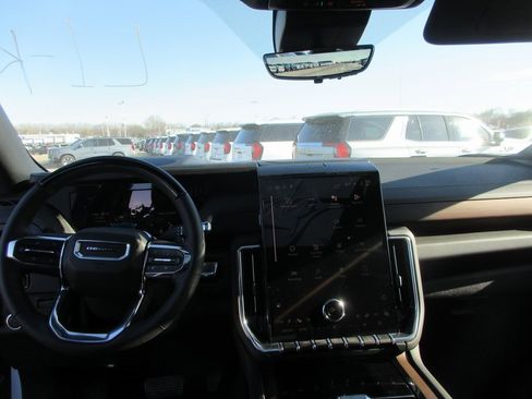 New 2026 GMC Yukon XL Denali image 17