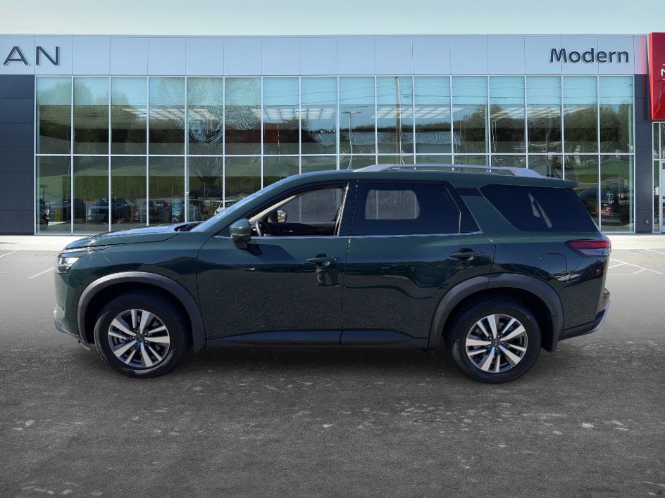 Used 2024 Nissan Pathfinder SL AWD/4WD image 8