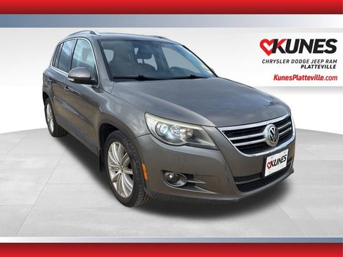Used 2010 Volkswagen Tiguan S image 1