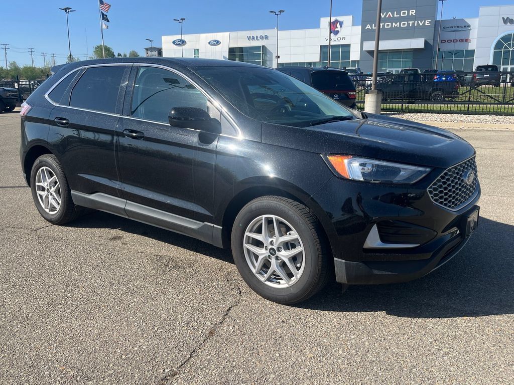 Used 2023 Ford Edge SEL AWD/4WD image 8