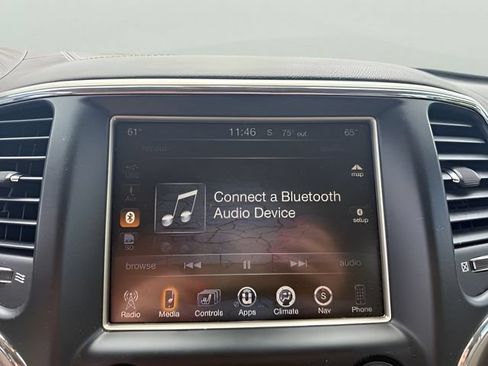 Used 2014 Jeep Grand Cherokee Overland w/ Advanced Technology Group AWD/4WD image 20