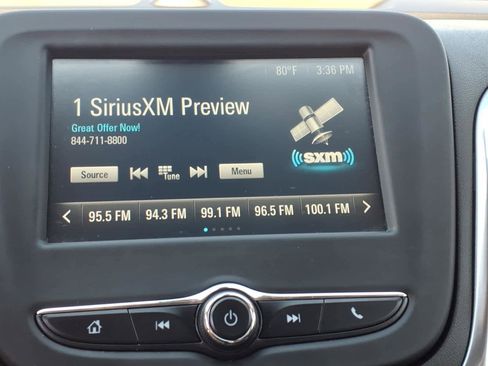 Used 2018 Chevrolet Equinox LT image 19