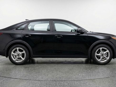 Used 2025 Kia K4 FWD image 11
