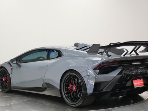 Used 2022 Lamborghini Huracan STO RWD image 7