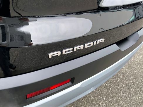 Used 2023 GMC Acadia SLE w/ Driver Convenience Package image 32