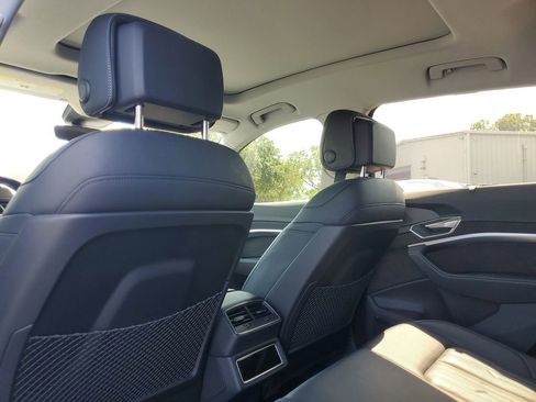 Used 2021 Audi e-tron Prestige image 14
