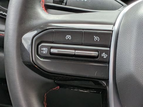 Used 2024 Chevrolet Colorado Z71 w/ Z71 Convenience Package 2 image 15