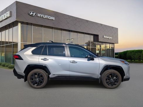 Used 2023 Toyota RAV4 XSE AWD/4WD image 2