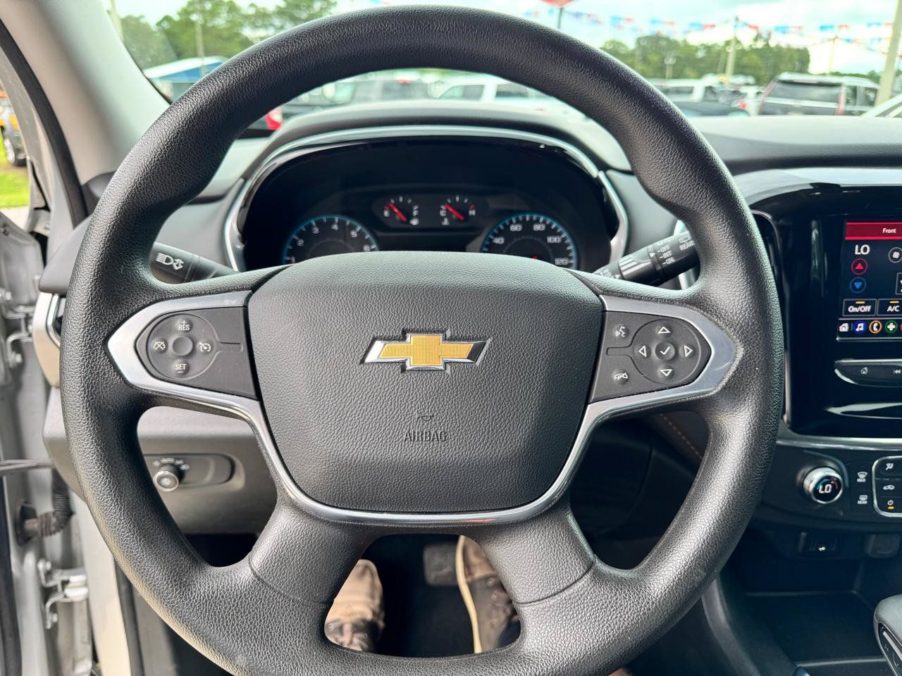 Used 2021 Chevrolet Traverse LS FWD image 30