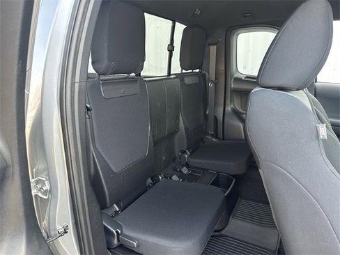 Used 2021 Toyota Tacoma TRD Off-Road w/ TRD Premium Off Road Package image 31