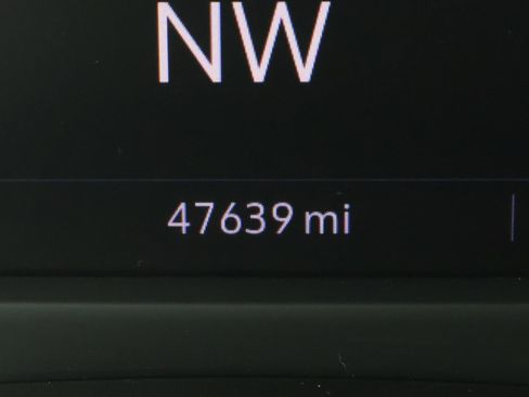 Used 2022 Cadillac XT4 Luxury FWD image 31