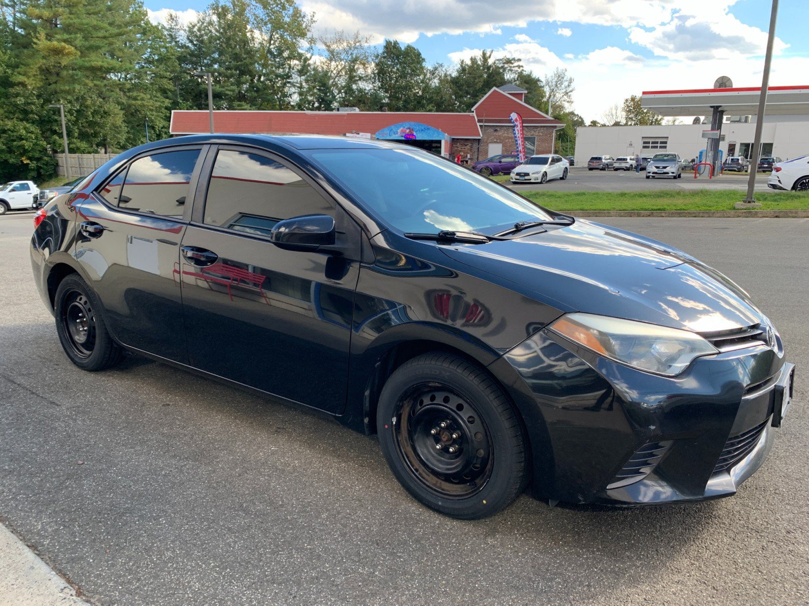 Used 2016 Toyota Corolla LE FWD image 3