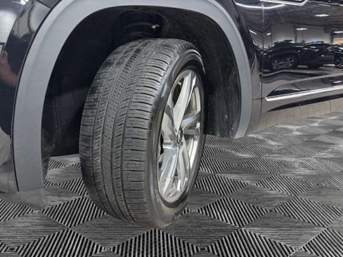 Used 2024 Volkswagen Atlas Cross Sport SEL R-Line image 27
