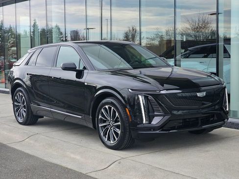 Used 2025 Cadillac Lyriq Sport AWD/4WD image 7