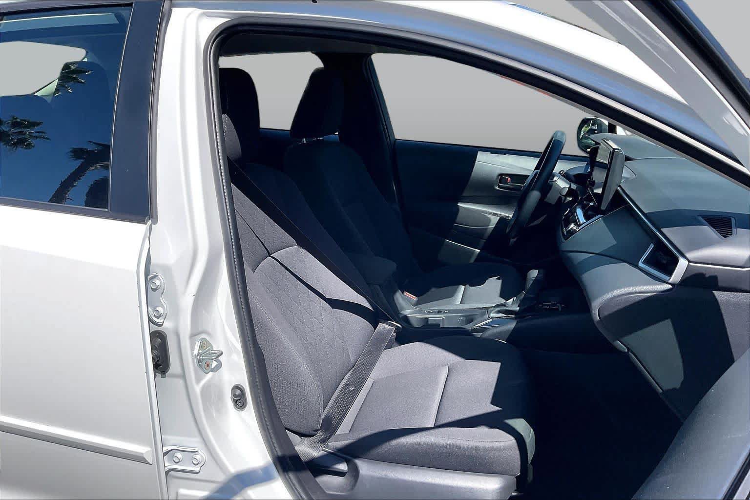 Used 2025 Toyota Corolla LE w/ LE Premium Package FWD image 8