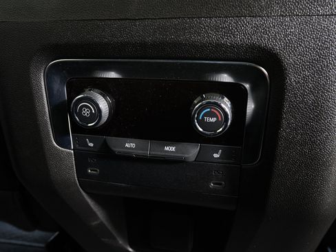 Used 2026 Chevrolet Suburban Z71 w/ Comfort Package image 12