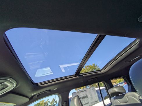 New 2025 Jeep Grand Cherokee L Limited image 23