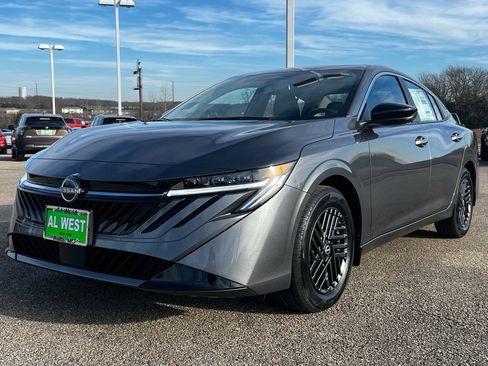 New 2026 Nissan Sentra SV w/ SV Convenience Package FWD image 9