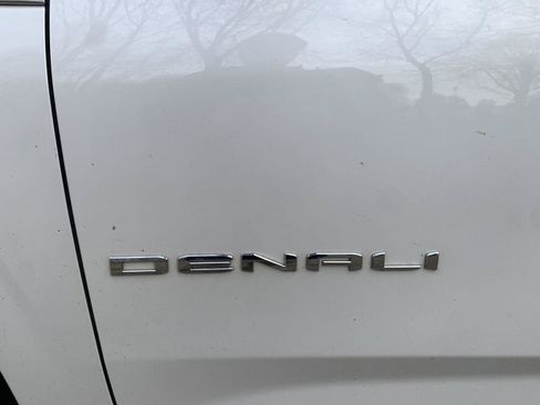 Used 2021 GMC Yukon XL Denali w/ Denali Premium Package AWD/4WD image 42