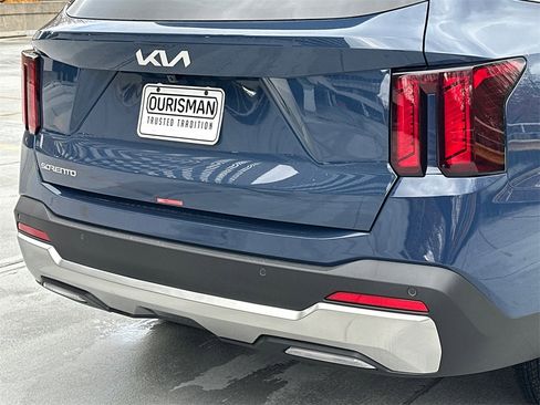 New 2026 Kia Sorento S image 5