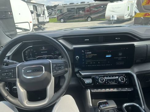 Used 2023 GMC Sierra 1500 Denali w/ Denali Reserve Package AWD/4WD image 42