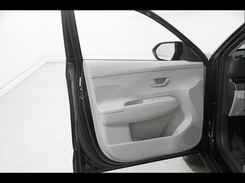 Certified 2024 Hyundai Kona SE FWD image 4