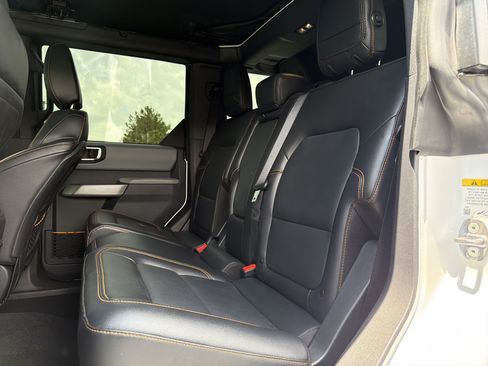 Used 2023 Ford Bronco Badlands AWD/4WD image 8
