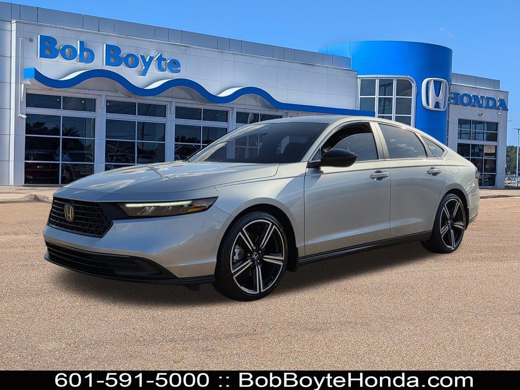 Used 2025 Honda Accord Sport image 1