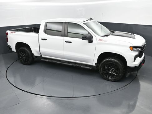 Used 2024 Chevrolet Silverado 1500 LT Trail Boss w/ Convenience Package II AWD/4WD image 32