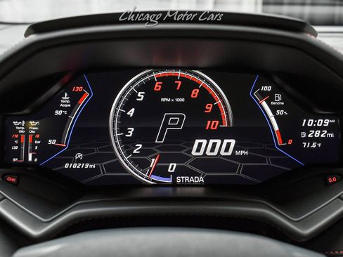 Used 2020 Lamborghini Huracan EVO image 10