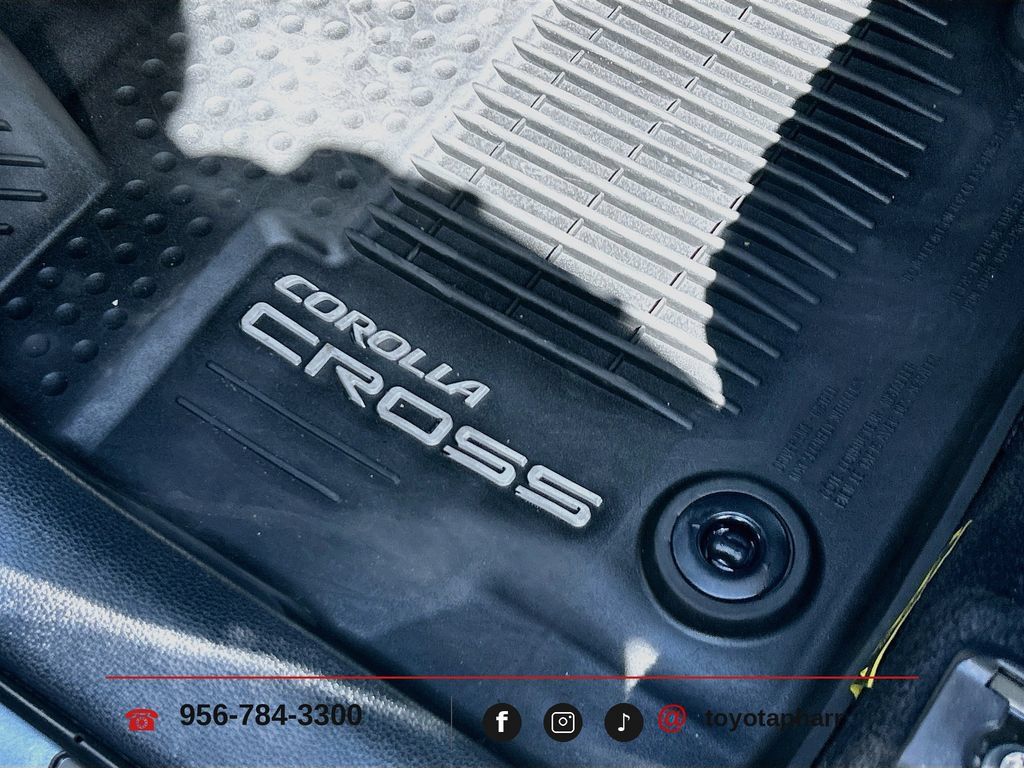 Used 2025 Toyota Corolla Cross AWD Hybrid w/ Convenience Package image 24