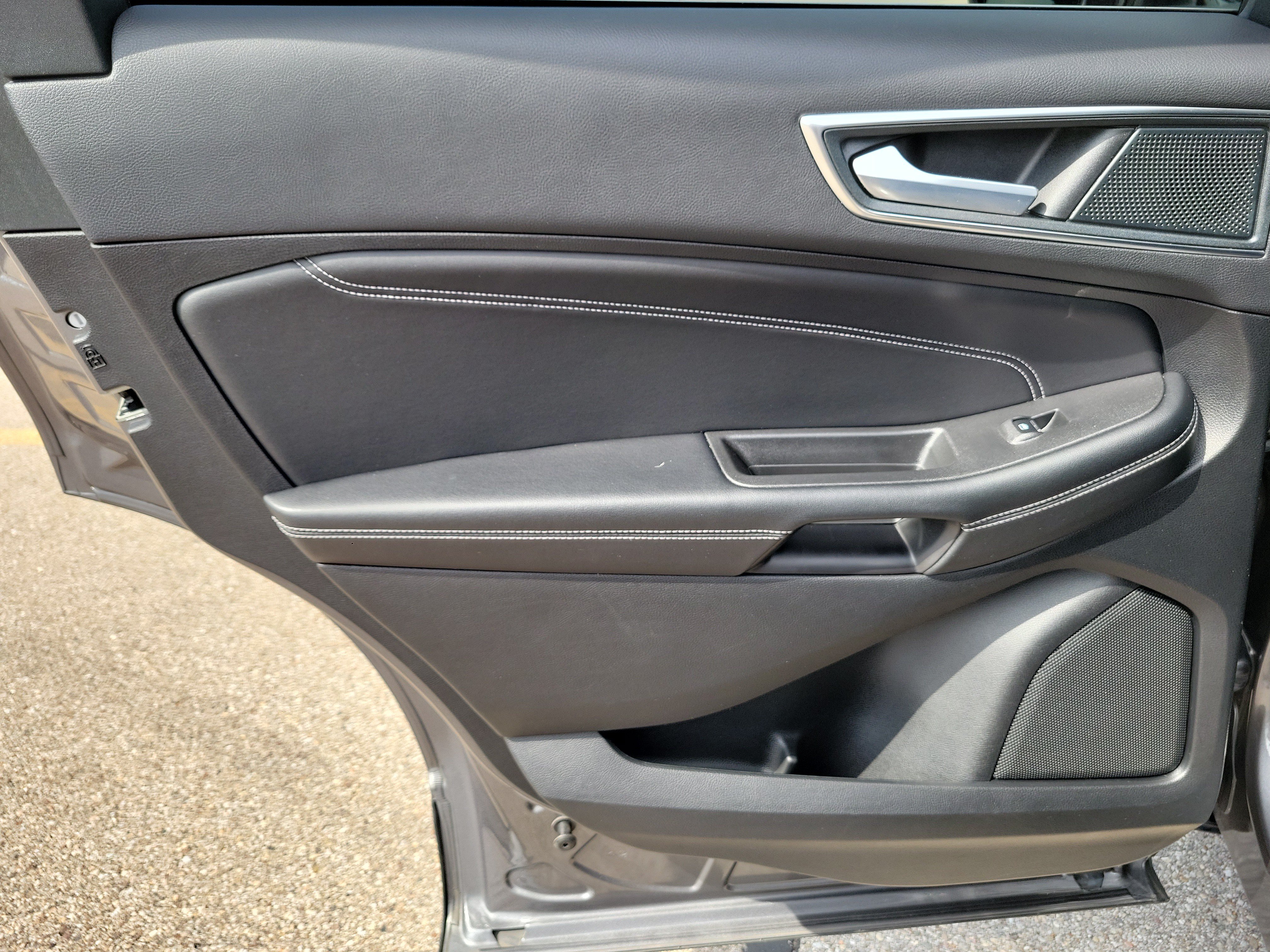 Used 2024 Ford Edge Titanium AWD/4WD image 16