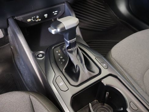 Used 2025 Kia K4 LXS image 7