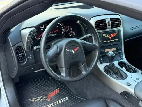 Used 2005 Chevrolet Corvette Coupe w/ Preferred Equipment Group RWD image 15