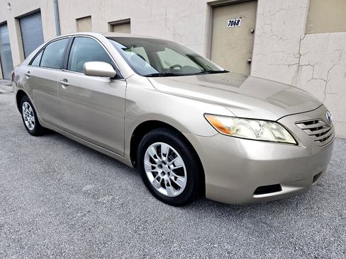 Used 2007 Toyota Camry LE image 9