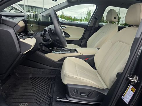 Used 2025 Audi Q6 e-tron Premium Plus w/ Premium Plus AWD/4WD image 12