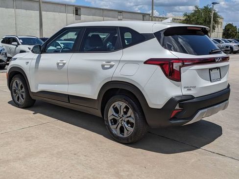Used 2026 Kia Seltos LX FWD image 8