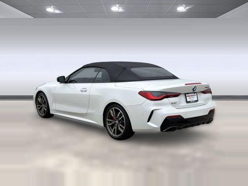 Used 2022 BMW M440i Convertible RWD image 3
