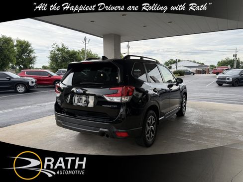 Used 2020 Subaru Forester Premium AWD/4WD image 9