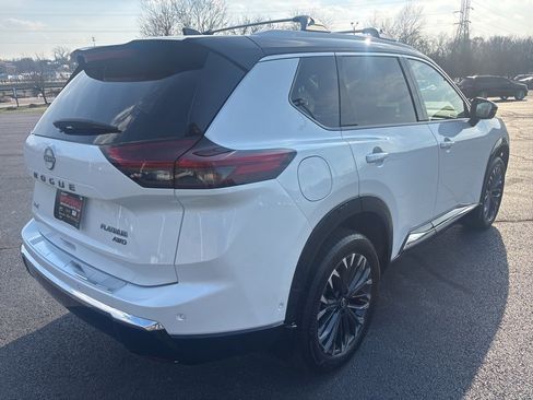 Used 2026 Nissan Rogue Platinum w/ Platinum Premium Package image 5