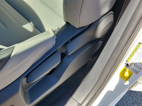 Used 2025 Toyota Tacoma TRD Off-Road image 17