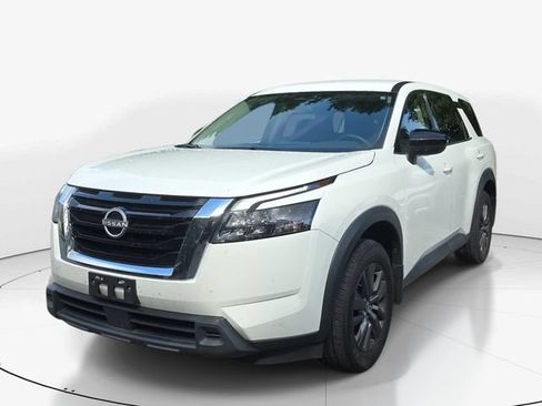 Used 2024 Nissan Pathfinder S FWD image 10