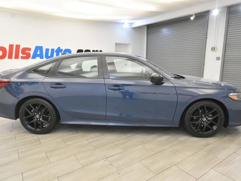 Used 2025 Honda Civic Sport image 6