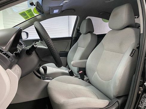 Used 2012 Hyundai Accent GLS image 16